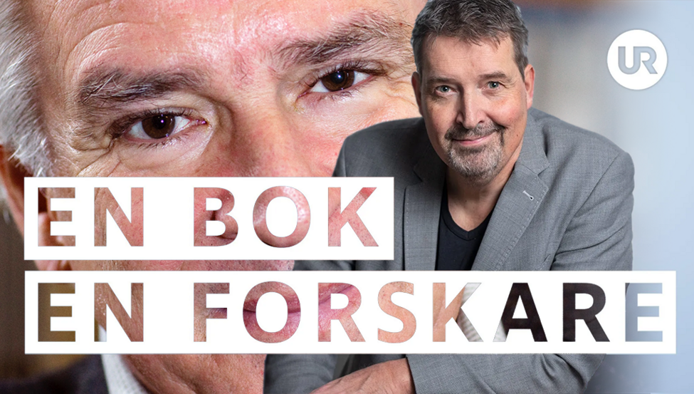 Peter Gärdenfors i bakgrunden och programledare Johan Wester i förgrunden.