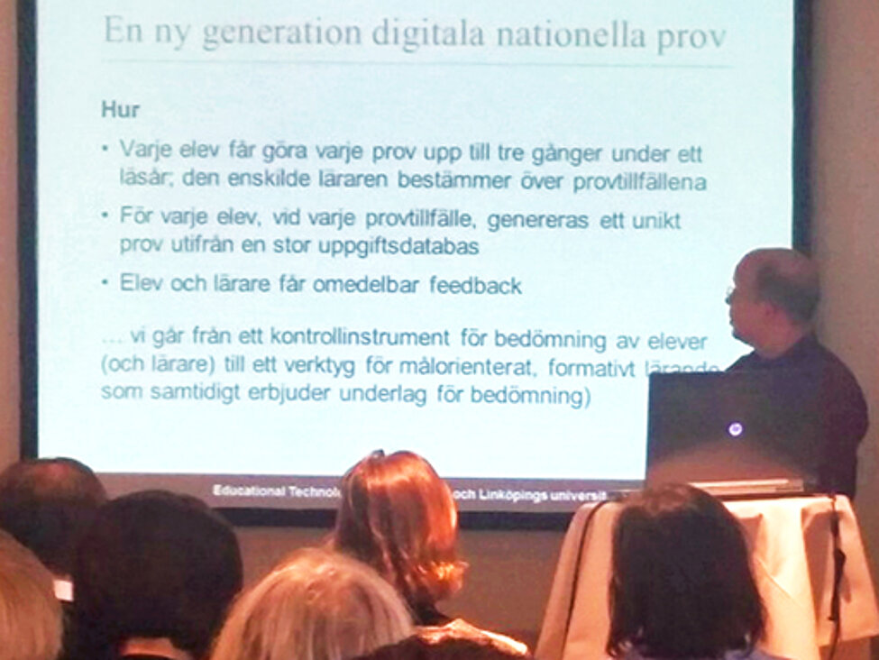 Magnus Haake holding a presentation at the conference